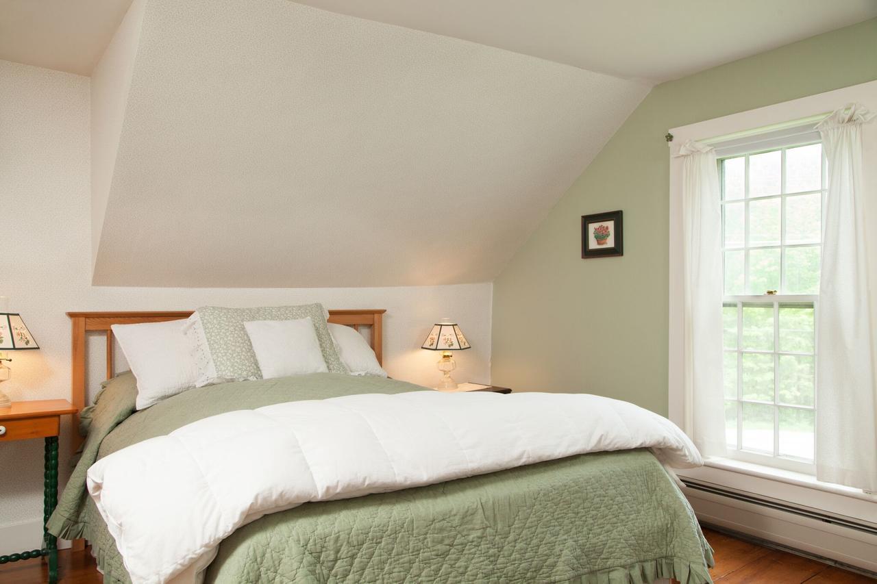The Featherbed Inn Waitsfield Exterior photo