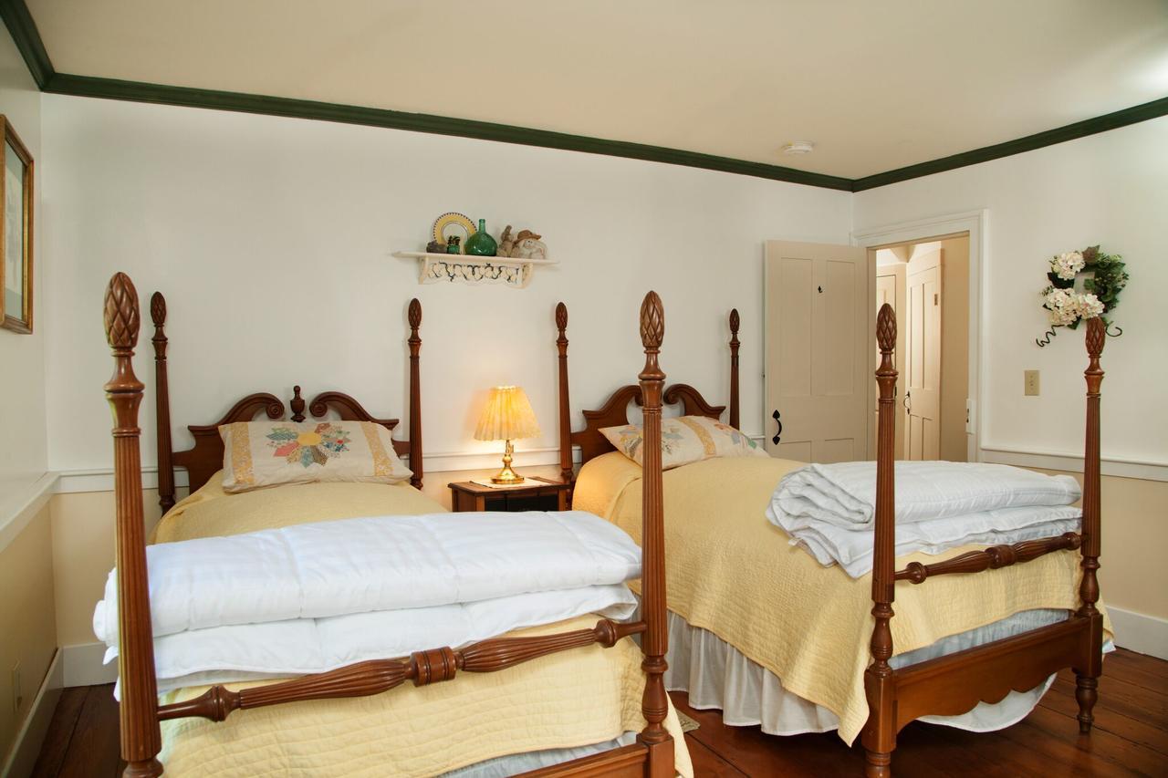 The Featherbed Inn Waitsfield Exterior photo