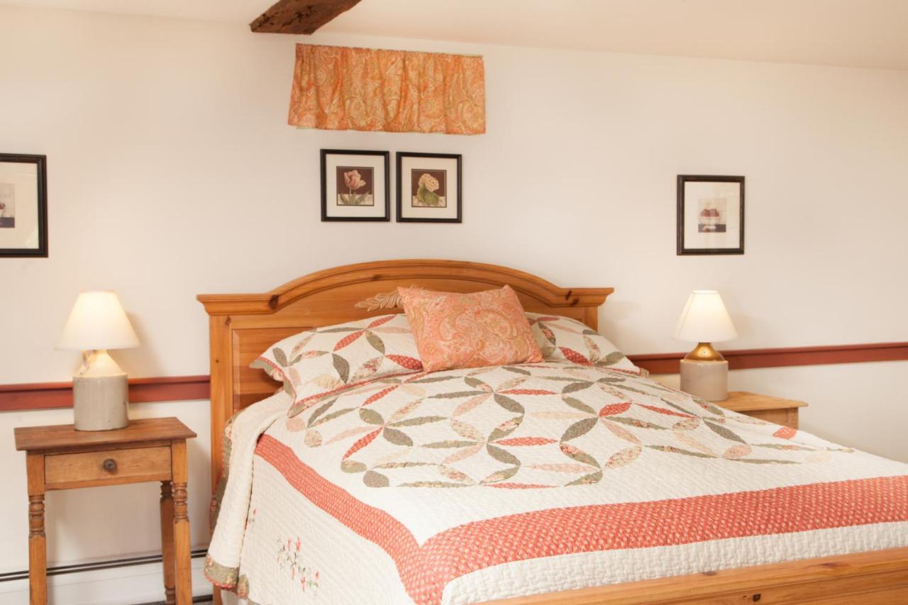 The Featherbed Inn Waitsfield Exterior photo